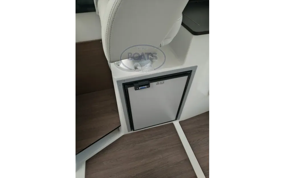 slider 8 Beneteau Antares 8 OB