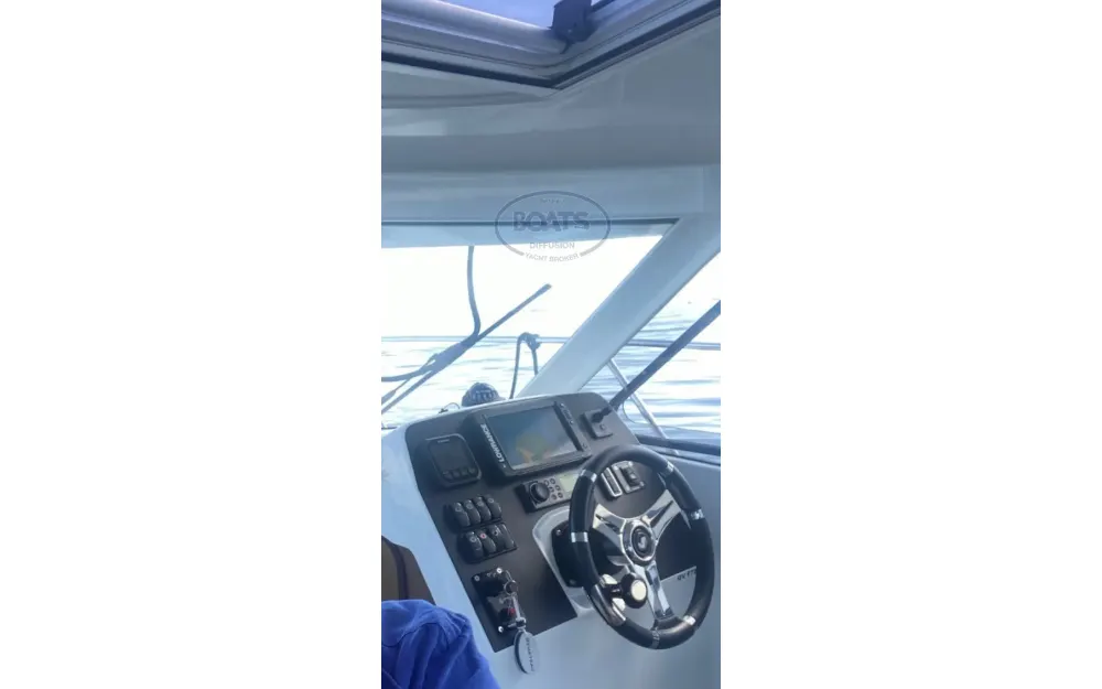 slider 3 Beneteau Antares 8 OB