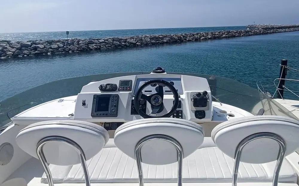 slider 12 Sealine  F 34