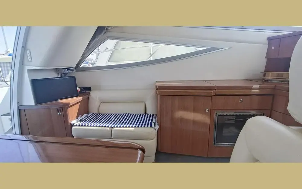 slider 17 Sealine  F 34