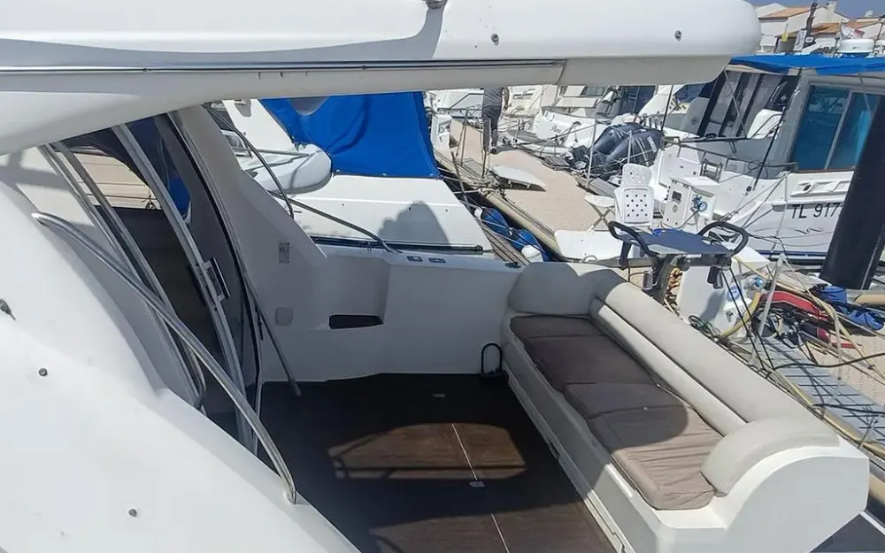 slider 7 Sealine  F 34