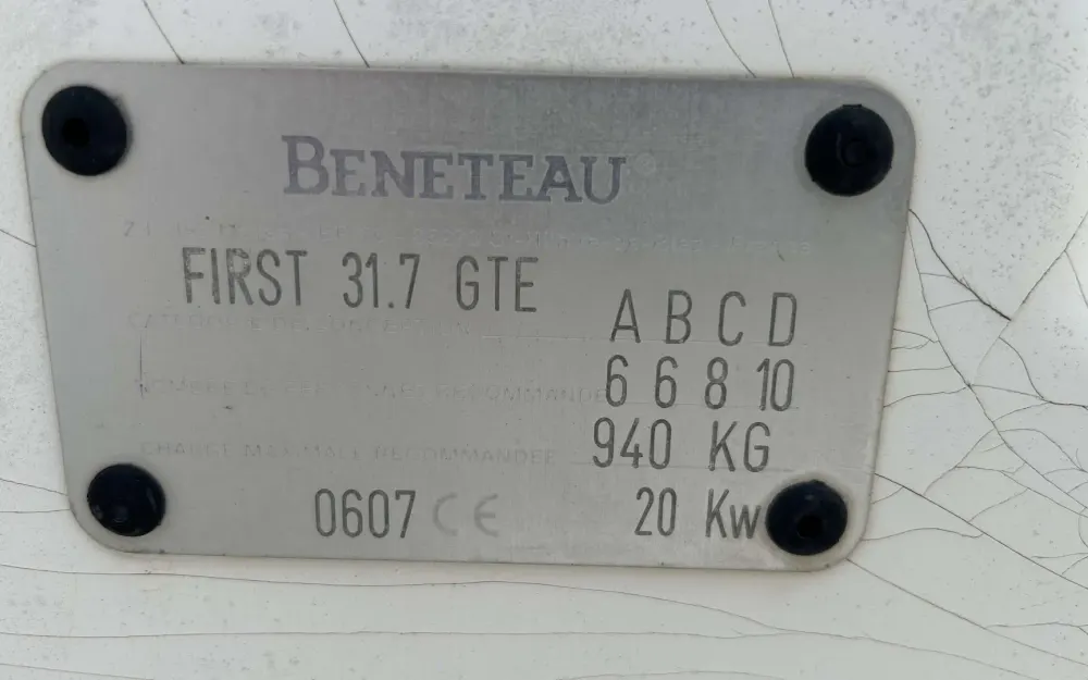 slider 18 Beneteau First 31.7