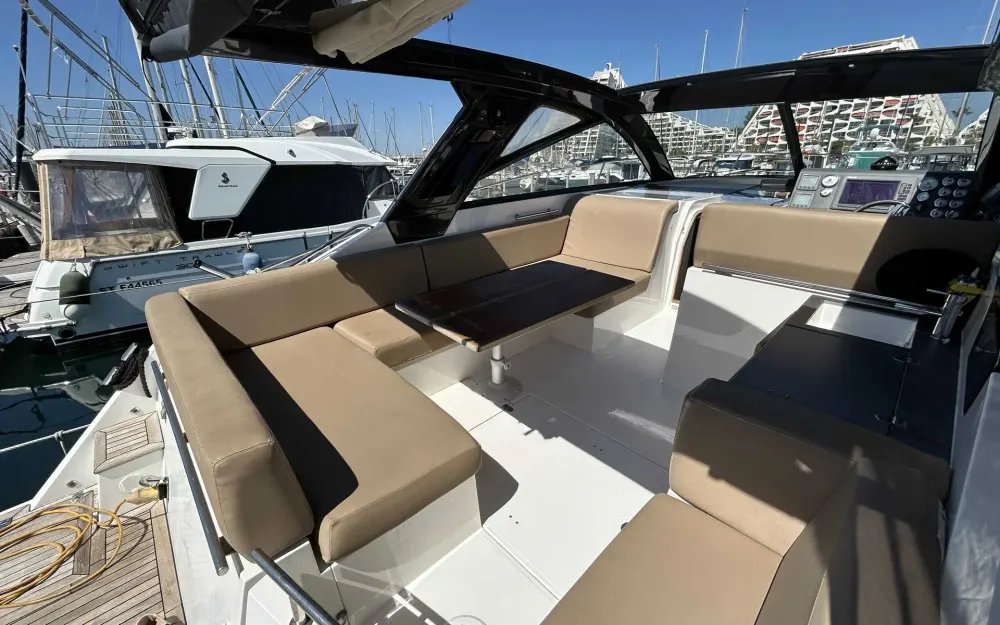 slider 2 Sealine  SC 35
