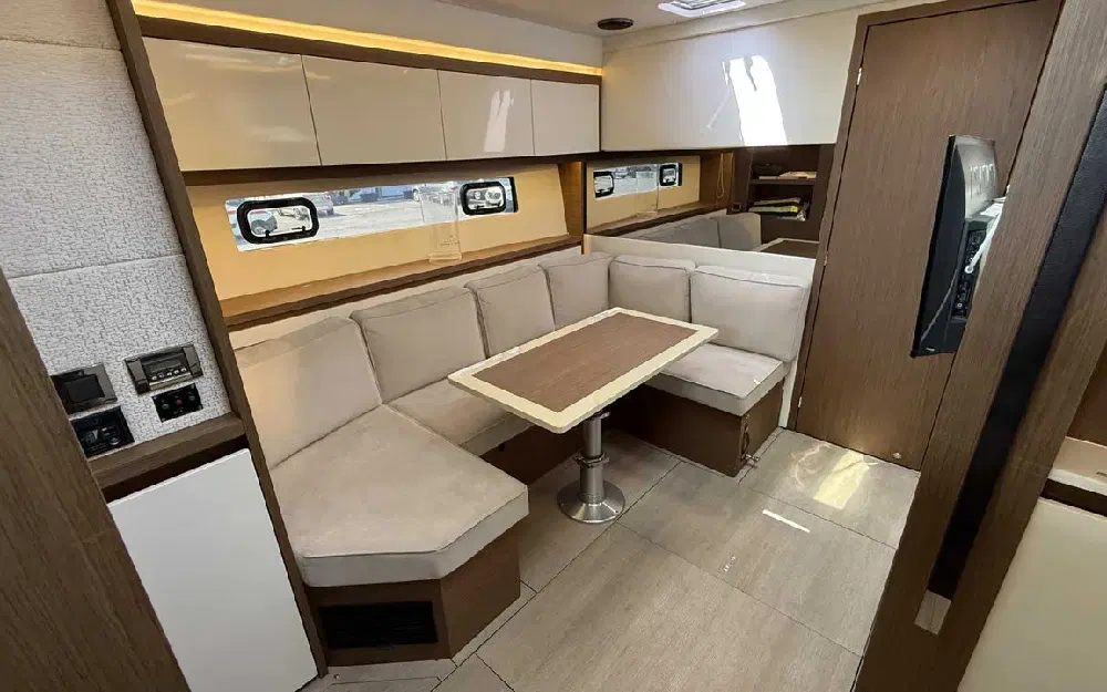 slider 26 Jeanneau Leader 46