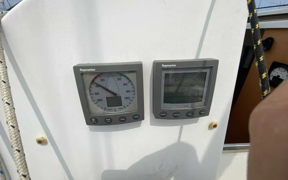 slider 13 Beneteau First 27.7