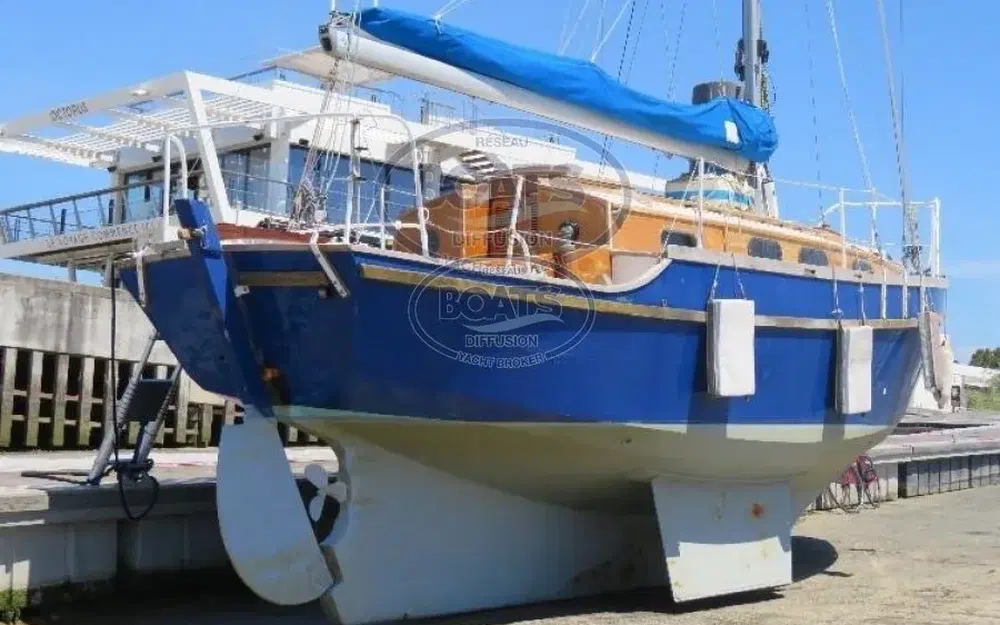 slider 5 Golden Hind 31