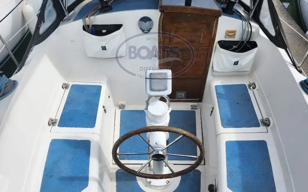 slider 10 Trident Marine Warrior 35