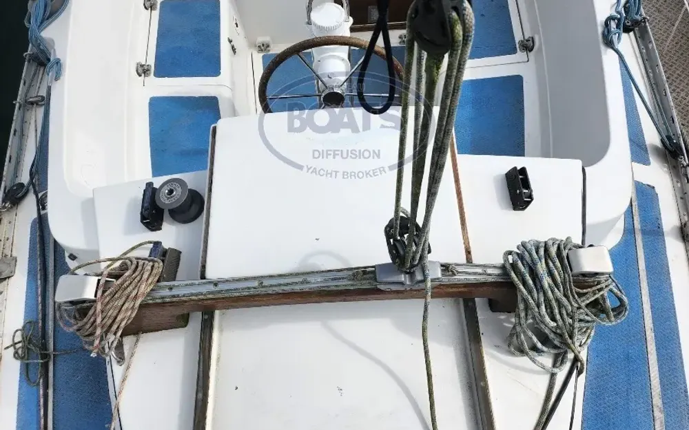 slider 13 Trident Marine Warrior 35