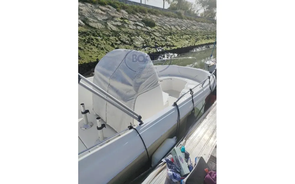 slider 10 Jeanneau Cap Camarat 635 Style