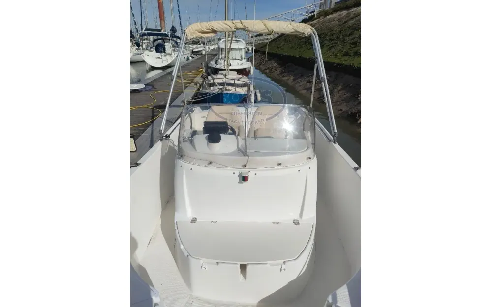 slider 5 Jeanneau Cap Camarat 635 Style