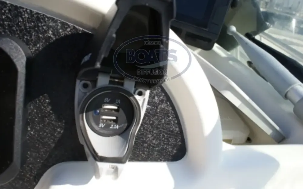 slider 6 Jeanneau Cap Camarat 755 WA