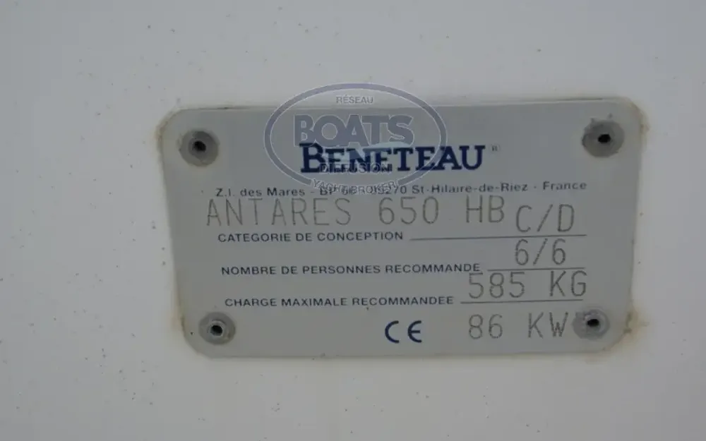 slider 12 Beneteau Antares 650