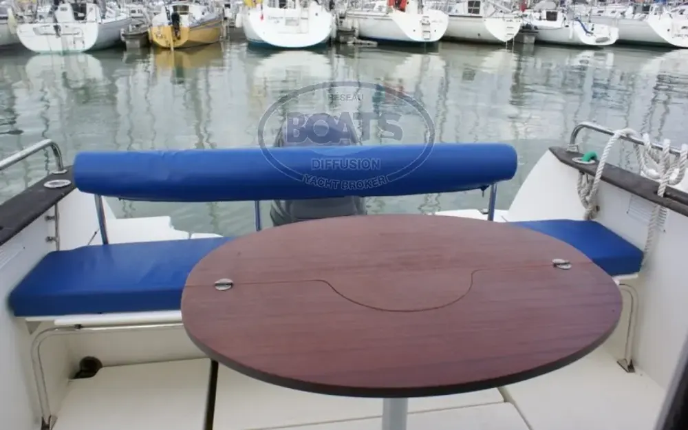 slider 3 Beneteau Antares 650