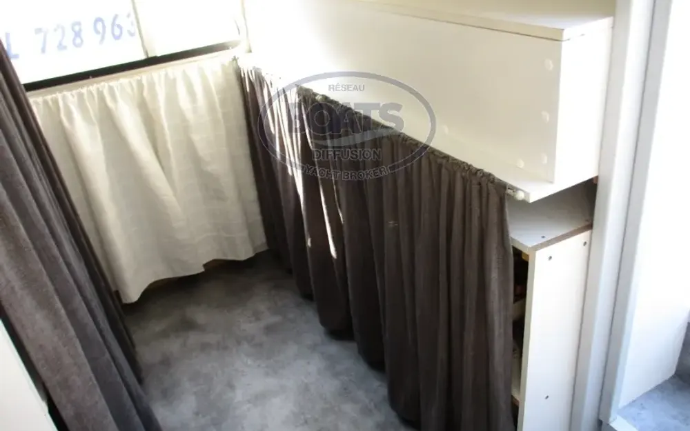 slider 12 Connoisseur Penichette Jamaica 12.20