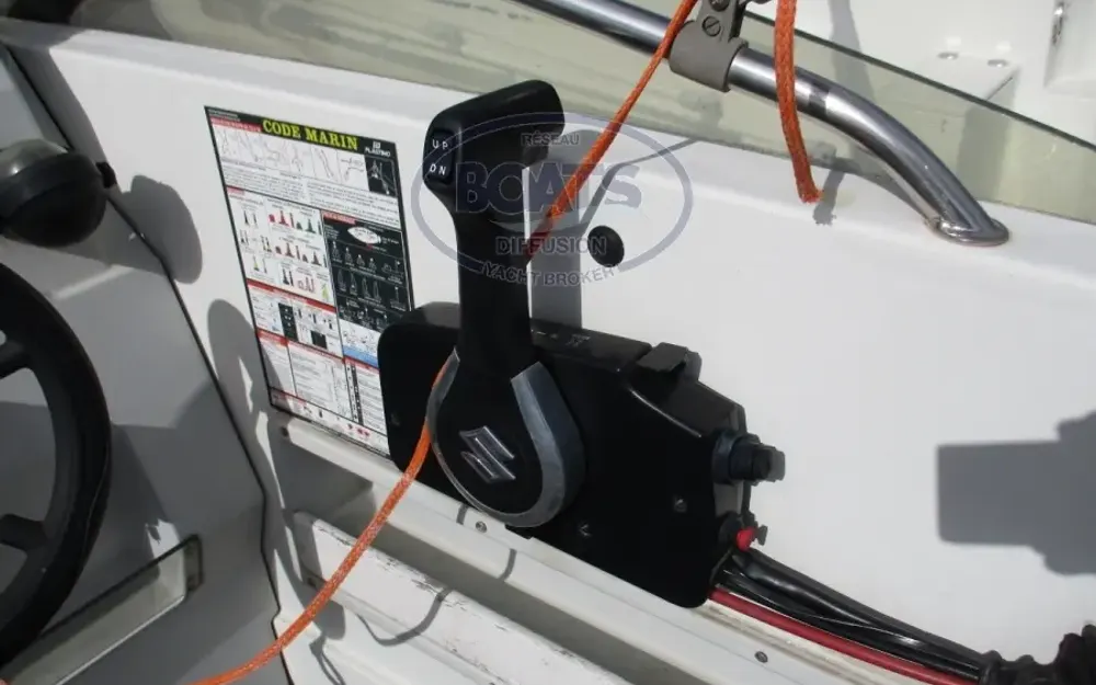 slider 6 Jeanneau Leader 550