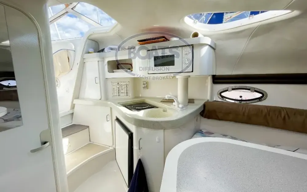 slider 8 Chris Craft Crowne 252