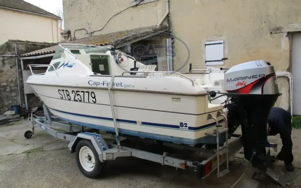 slider 1 B2 Marine Cap Ferret 550 CC