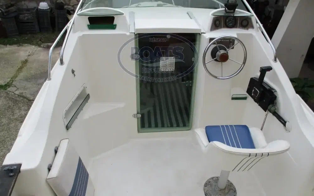 slider 3 B2 Marine Cap Ferret 550