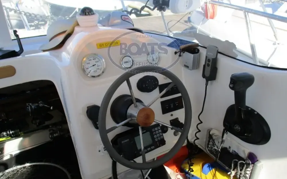 slider 10 Quicksilver  640 Pilothouse
