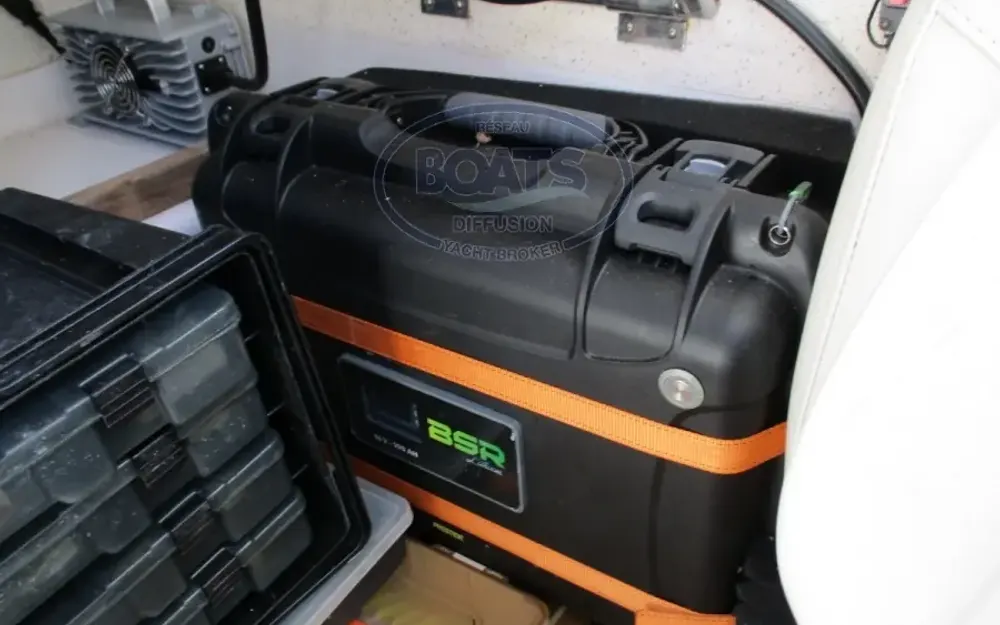 slider 11 Quicksilver  640 Pilothouse