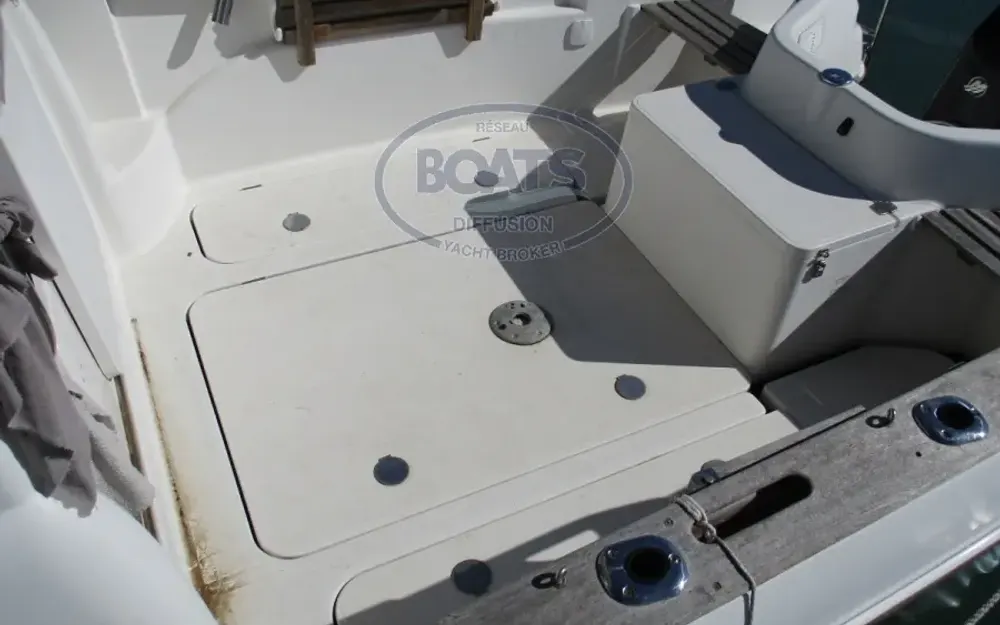 slider 5 Quicksilver  640 Pilothouse