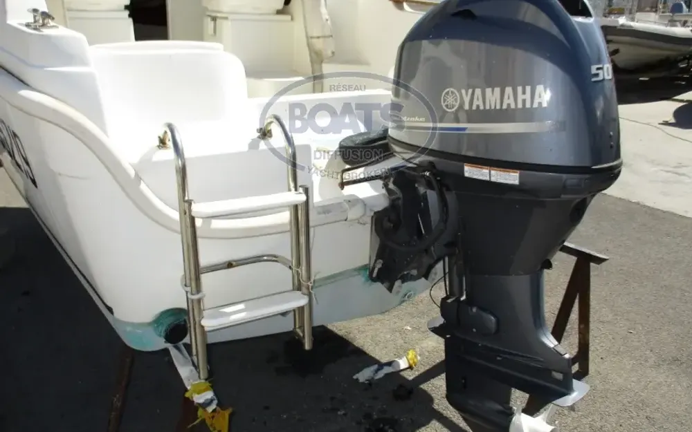 slider 12 Jeanneau Merry Fisher 530