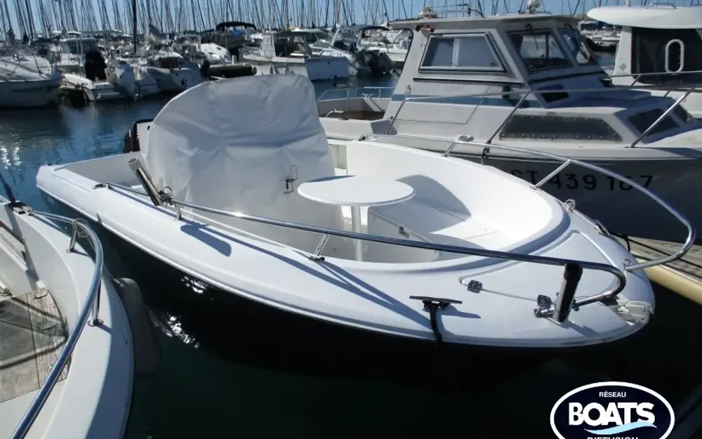 slider 0 Jeanneau Cap Camarat 625