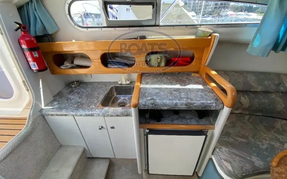 slider 5 Sealine  240 Senator