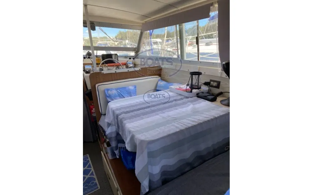 slider 4 Bertram  28 Flybridge