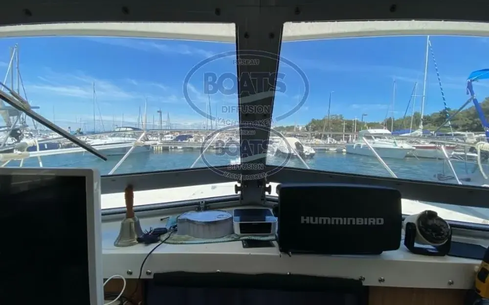 slider 8 Bertram  28 Flybridge