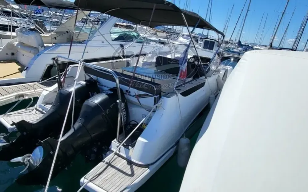 slider 1 Beneteau Flyer 8.8 SUNdeck