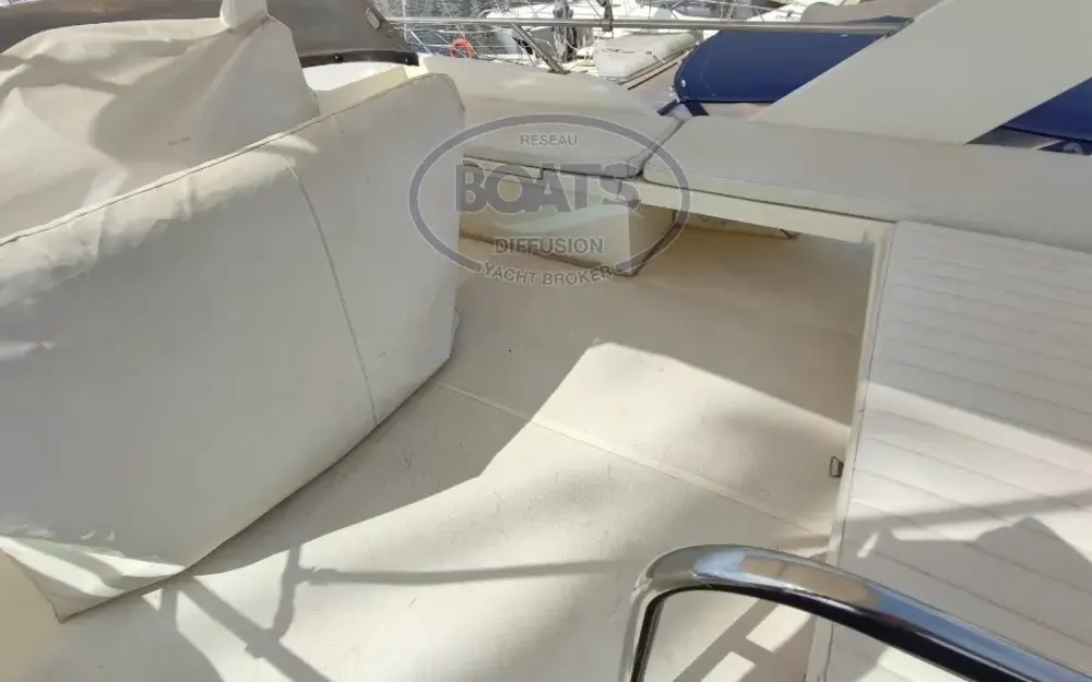 slider 14 Fairline  36 Sedan