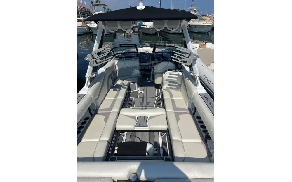slider 1 Centurion Boats Centurion Ri 265