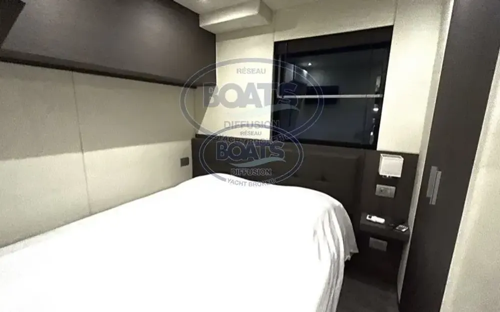 slider 11 Overblue  44