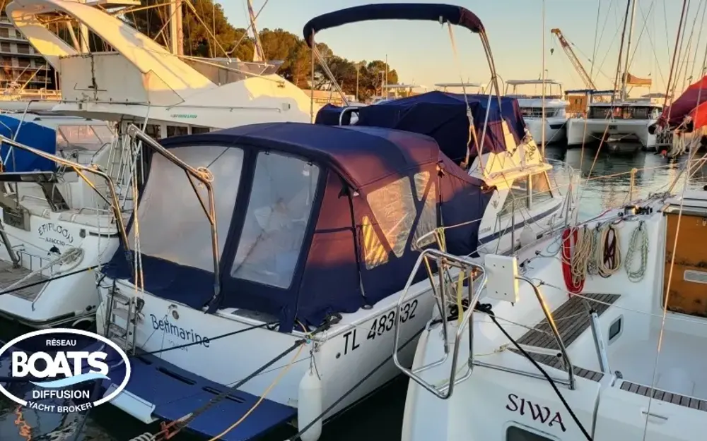 slider 0 Bertram  28 Flybridge