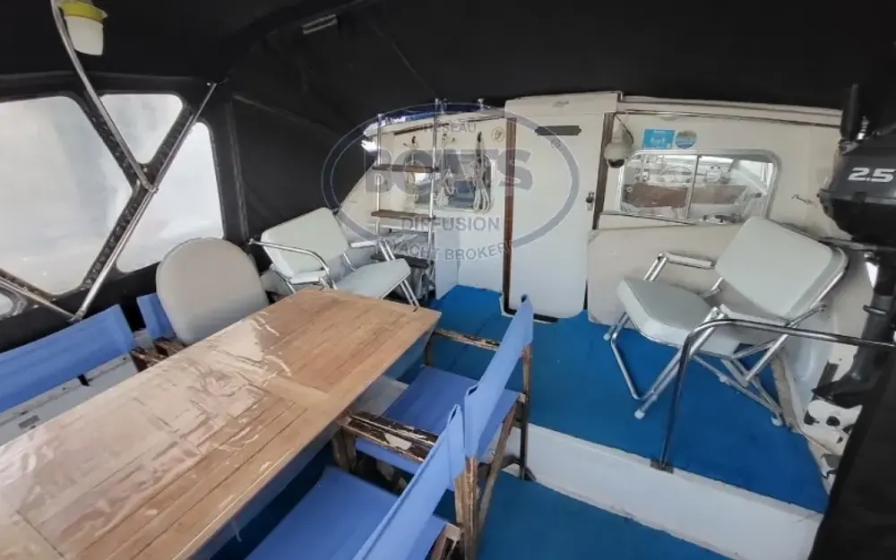 slider 4 Bertram  28 Flybridge