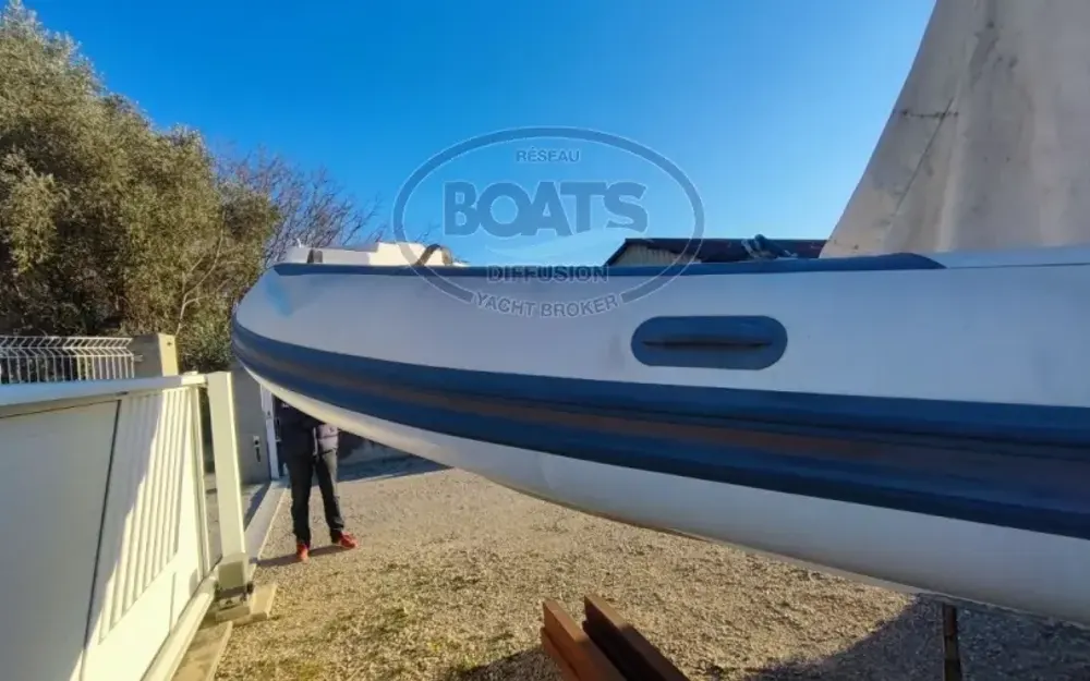 slider 7 Capelli Tempest 700 Sun