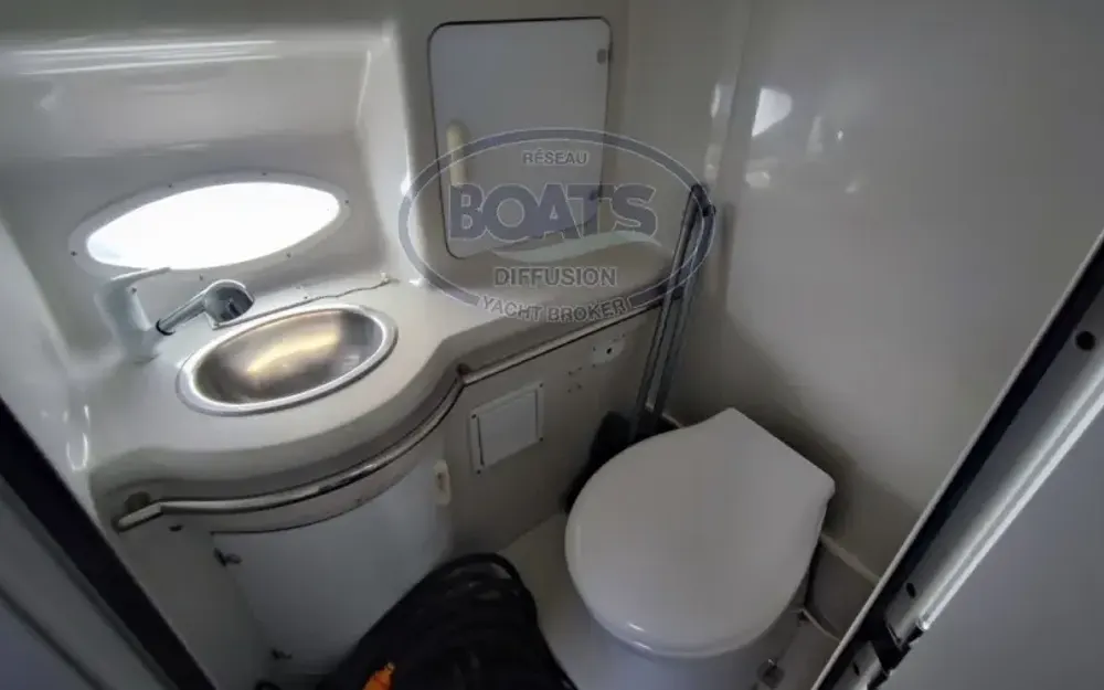 slider 3 Chris Craft Crowne 272