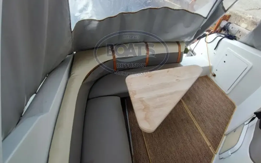 slider 4 Chris Craft Crowne 272