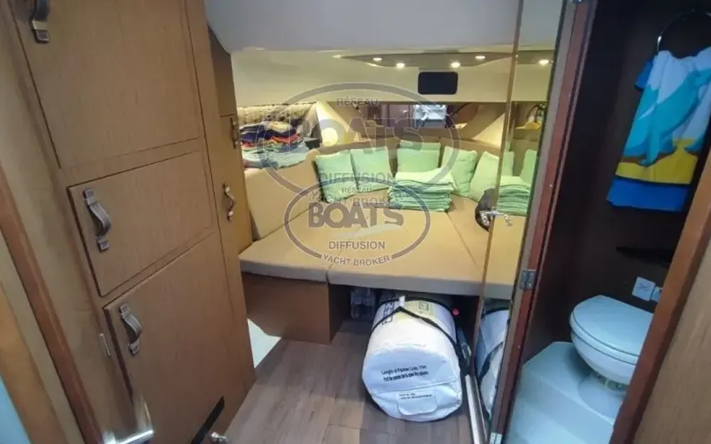 slider 1 Beneteau Flyer 10