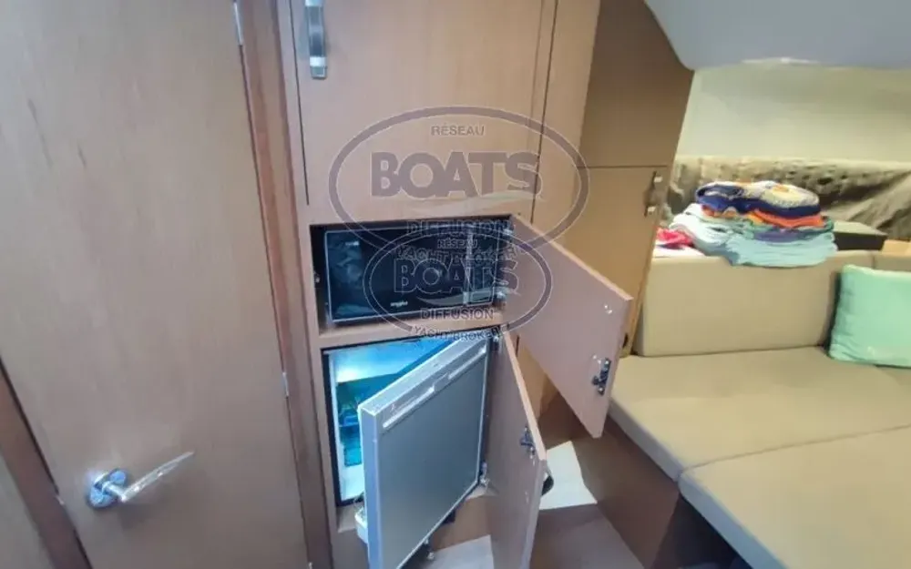 slider 4 Beneteau Flyer 10