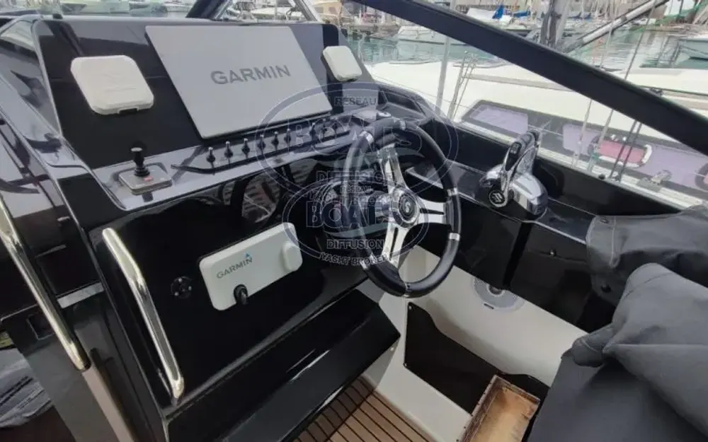 slider 7 Beneteau Flyer 10