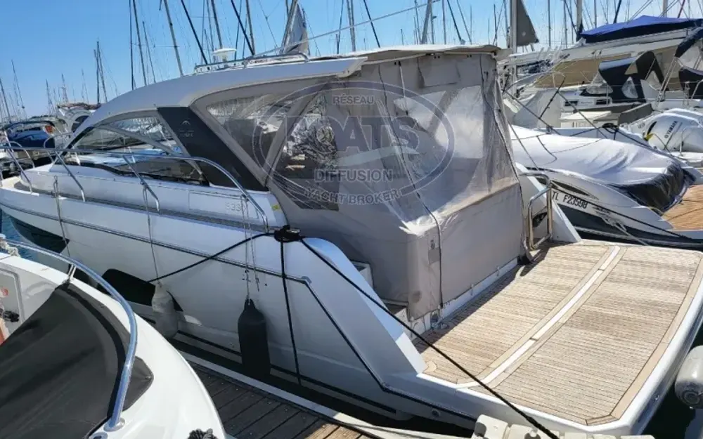 slider 1 Sealine  S330