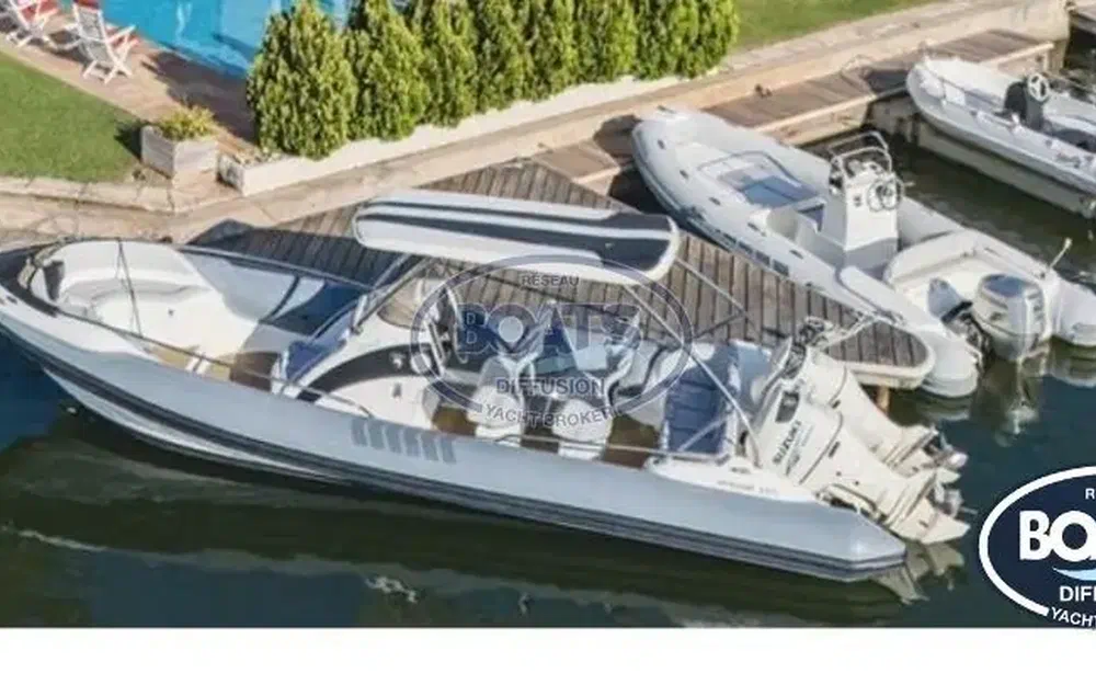 slider 9 Hysucat 28' Rib