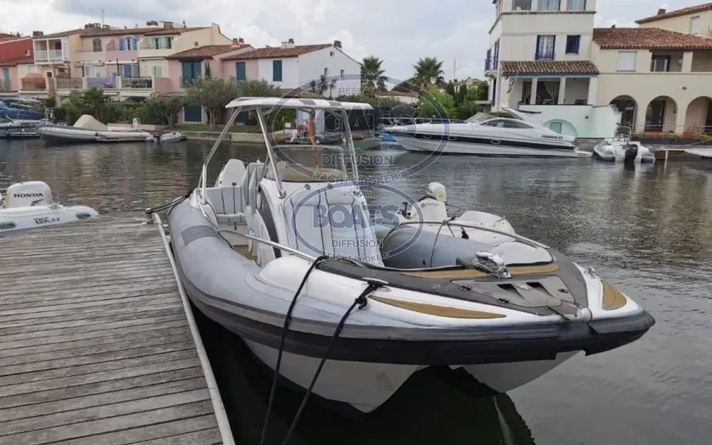 slider 10 Hysucat 28' Rib
