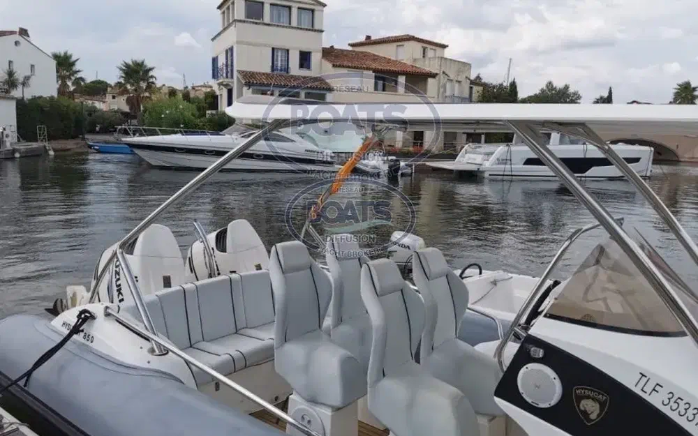 slider 13 Hysucat 28' Rib