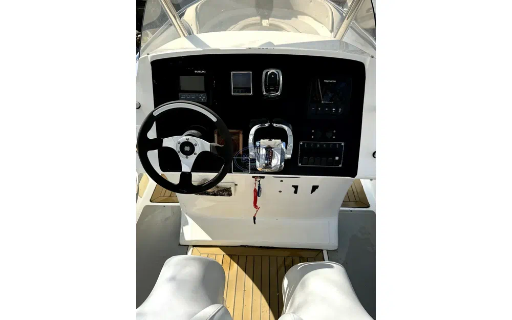 slider 7 Hysucat 28' Rib