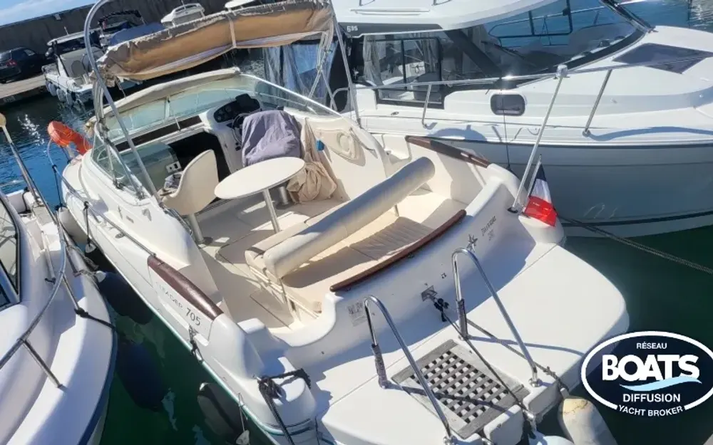 slider 0 Jeanneau Leader 705