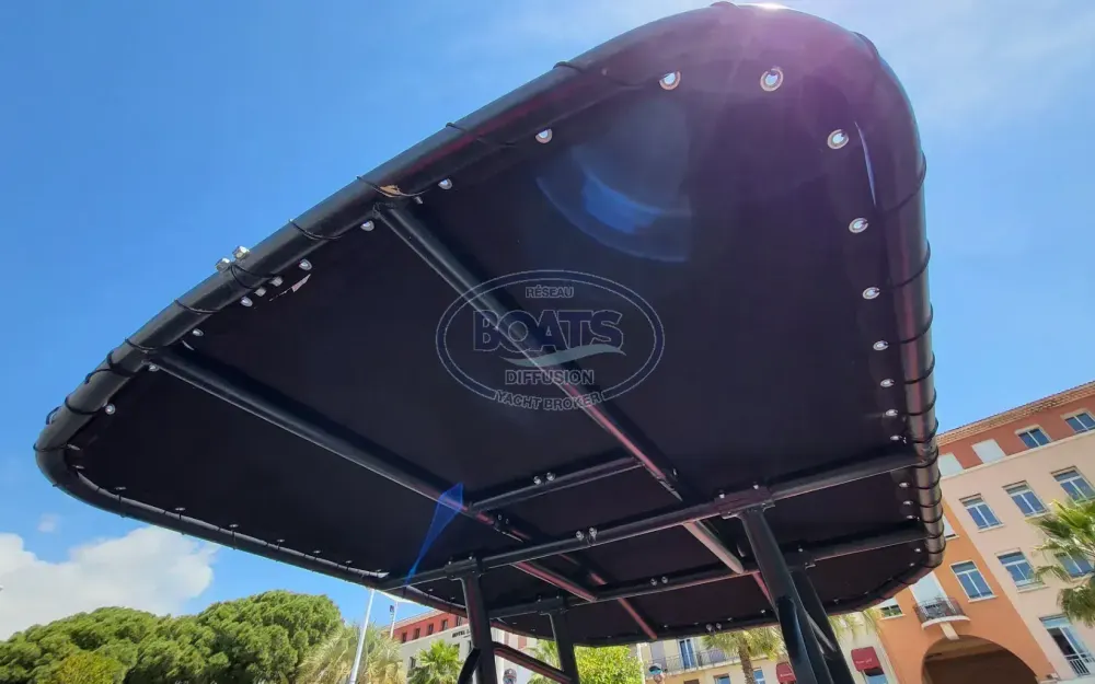 slider 10 Marshall M6