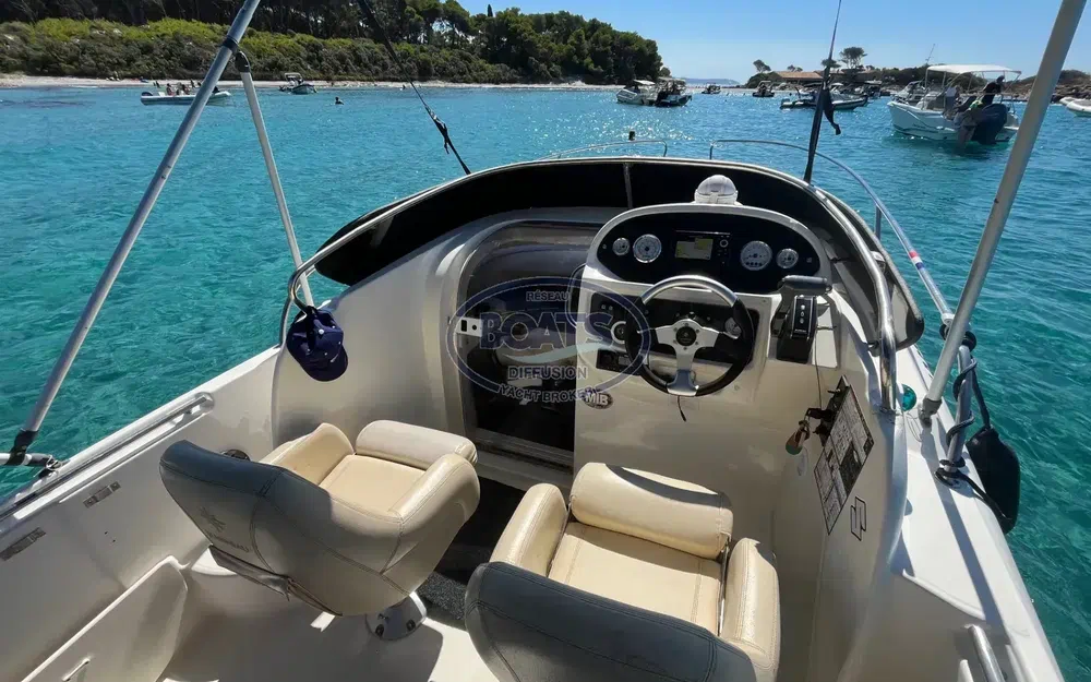 slider 1 Jeanneau Cap Camarat 715